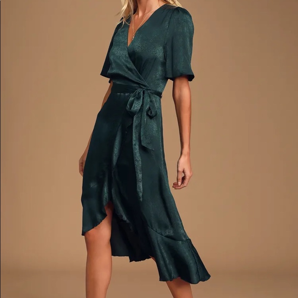 Lulu’s Emerald Midi Dress